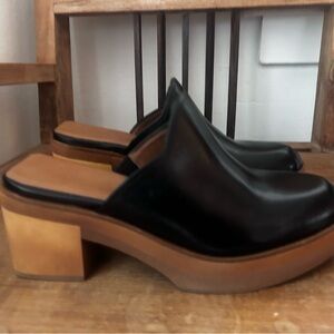 27 EDIT Naturalizer Katrese Platform Mule in Black